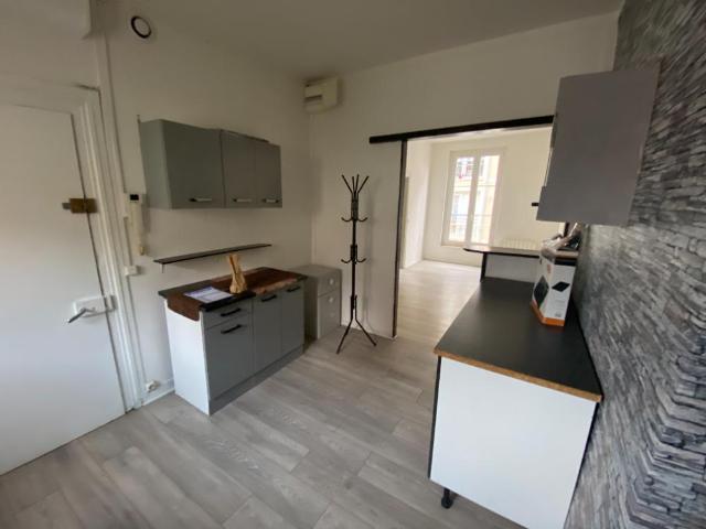 Appartement de 3 pièces libre de suite double vitrage chauffage a inercie