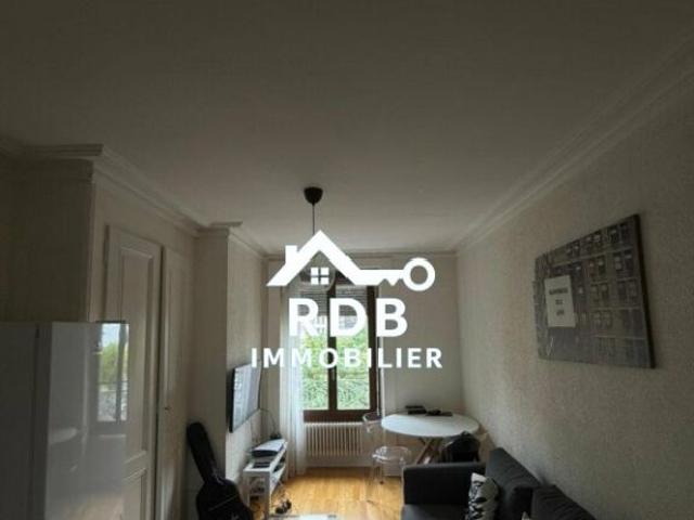 Appartement de 3 pièces meublé au 3ème étage situé à Genève 1207