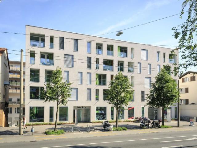 Appartement de 3,5 pièces au 1er étage d'environ 88.10m2 avec balcon