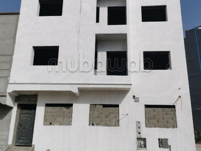 Appartement de trois façades à vendre à Marjana 2