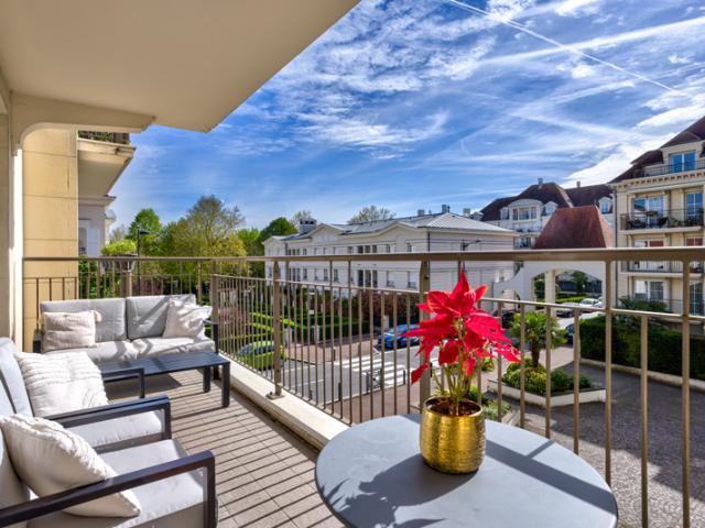 Appartement de Trois Pièces avec Balcon