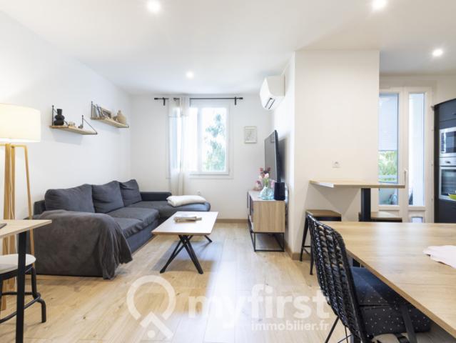 Appartement de trois pièces sur Valbourdin, avec parking et