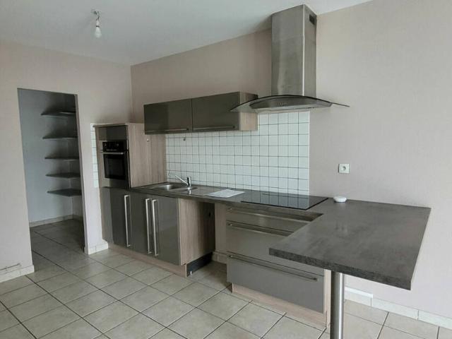 APPARTEMENT DE TYPE F4 AVEC ASCENSEUR
