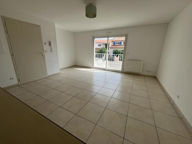 APPARTEMENT de Type F4 + Garage et Jardin