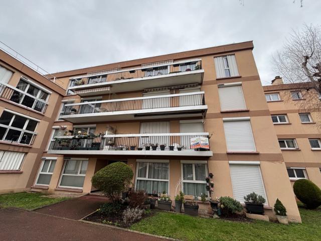 APPARTEMENT DE TYPE F5 AVEC BALCON, BOX ET CAVE