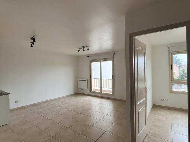 APPARTEMENT DE TYPE F2 A LOUE