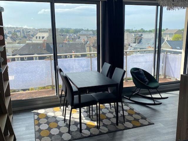 APPARTEMENT DE TYPE F2 A LOUER EN RESIDENCE DE STANDING AVEC ASCENSEUR AVEC BALCON ET CAVE