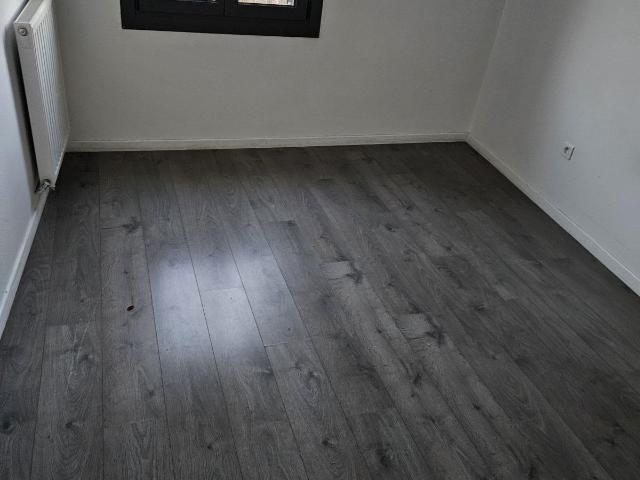 Appartement de type f2 face au marche heloise