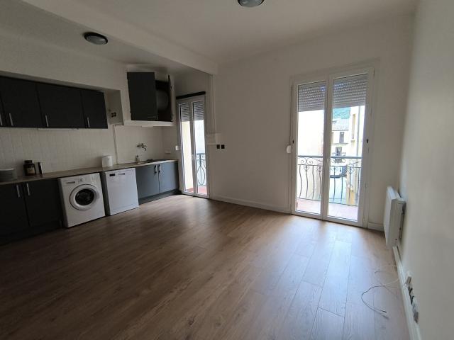 Appartement de type F3 avec balcon Arles sur Tech