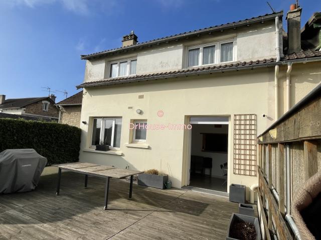 Appartement de type F3 avec grande terrasse, idéalement situé, proche transports