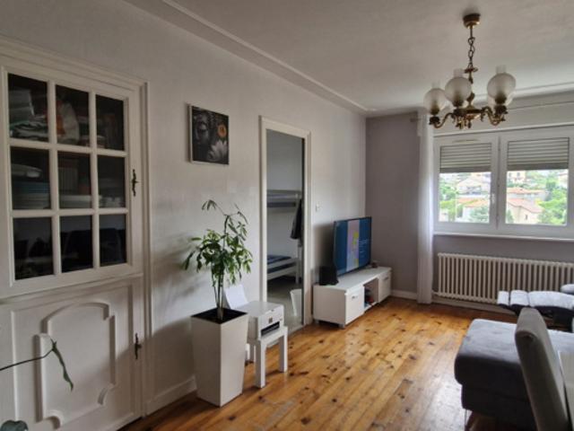 Appartement de type F3 60m2 avec cave et garage à Saint Etie
