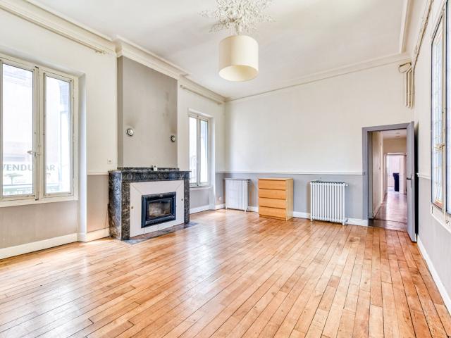 Appartement de type Haussmanien T4 d'environ 125m2 avec terr. 125m² Carcassonne