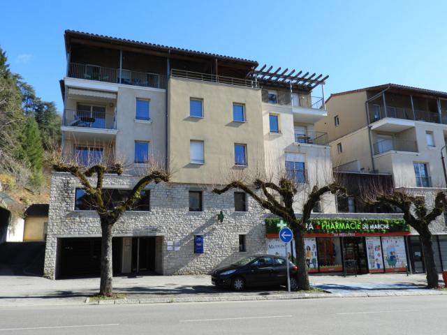Appartement de type III avec parking et balcon