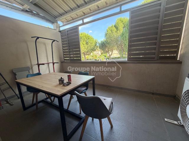 Appartement de type P2 avec terrasse et parking