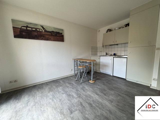 Appartement de type Studio vendu meublé