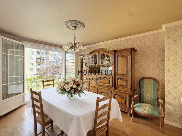 Appartement de type T4 traversant