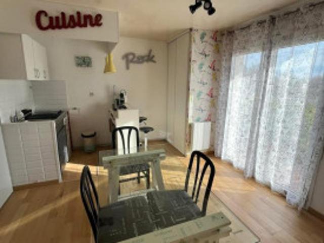 Appartement de type T2 Dans le quartier animé de Zola