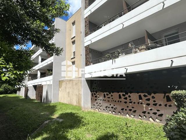 Appartement, de type 2 avec terrasse et parking, proche Centre Ville