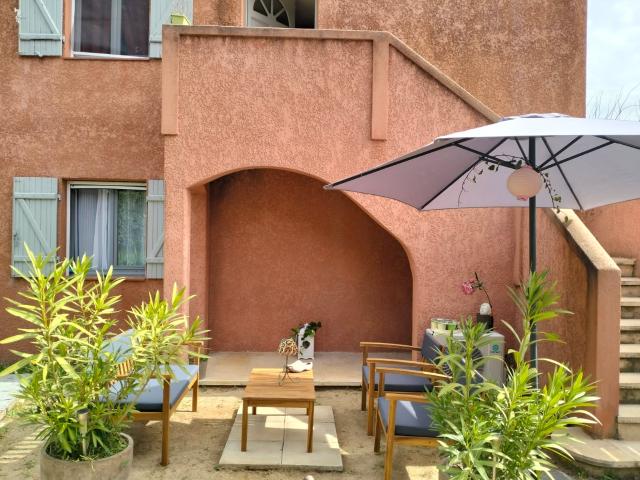 APPARTEMENT DE TYPE 2 EN CAMPAGNE AVEC JARDIN PRIVATIF