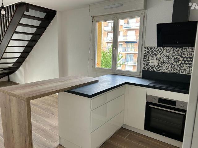 Appartement de type 2 en duplex situé à proximité de la Gare Appartement de 50 m² loi carrez.