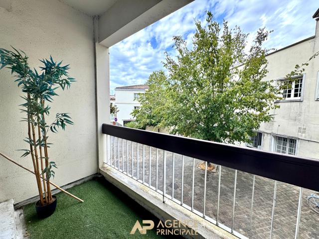 Appartement de type 2 Hyper centre 38m2 Loggia Ascenseur