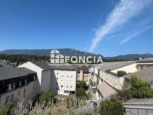 Appartement de Type 3 bis en attique, avec garage, belles prestations proche centre ville et Lac Aix les bains
