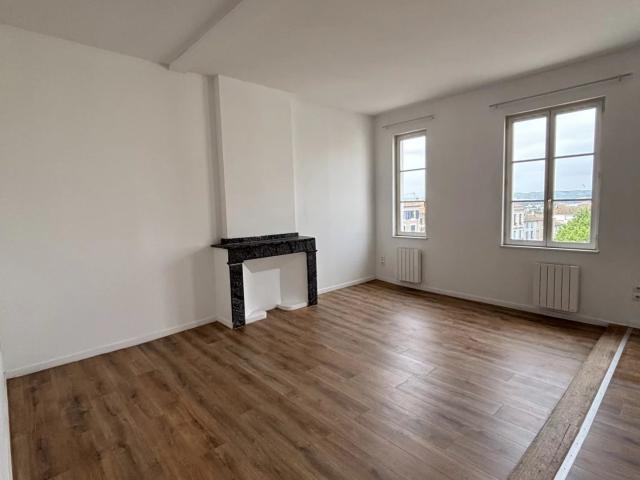 APPARTEMENT DE TYPE 3 DANS LE CENTRE DE CASTELNAUDARY LIBRE