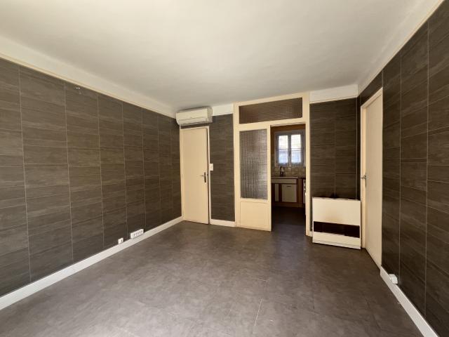 Appartement de type 3 de 44m2, en résidence sécurisée avec loggia et stationnement colllectif