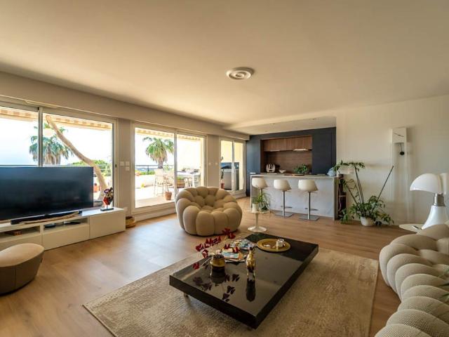 Appartement de type 3 de 86,08 m2 et sa terrasse de 42,55 m2. 86m² Sète