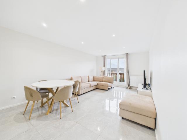 Appartement de type 3 entièrement rénové secteur calme Chambéry 74 m2