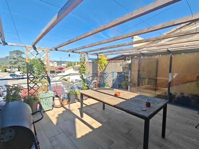 APPARTEMENT DE TYPE 3 EN DUPLEX AVEC TERRASSE DE 24M2