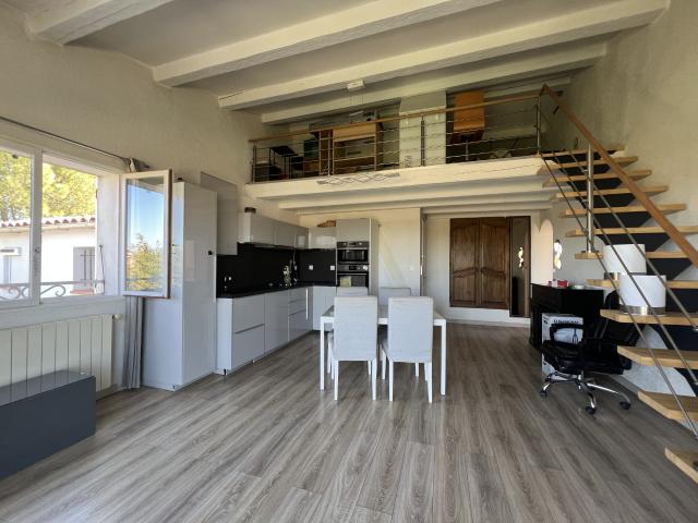 Appartement de type 3 meublé 59m2 Avec terrasse et jardin privatif