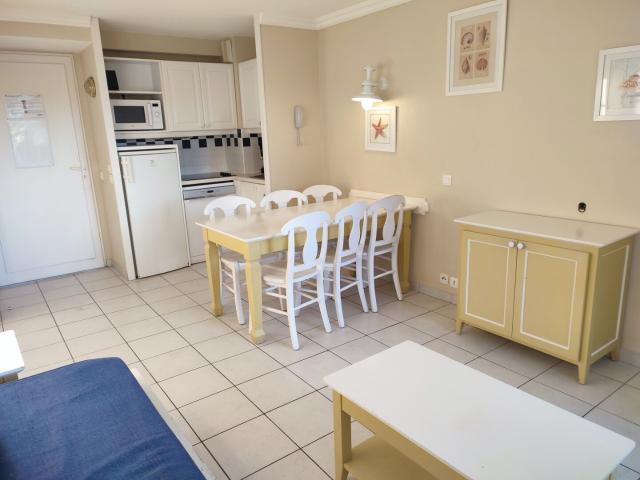 APPARTEMENT DE TYPE 3 SUR LE GOLF DE BOULRGENAY