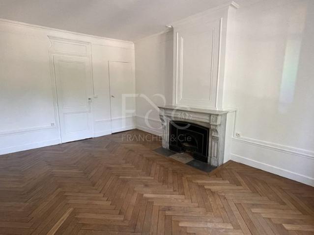 Appartement de type 4 Place Carnot à Lyon 2ème