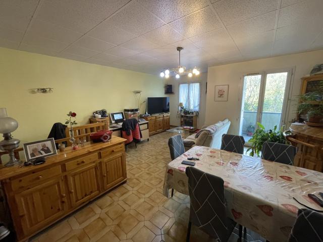 Local d'activité 6 pièces avec vitrine 137 m2 RUMILLY