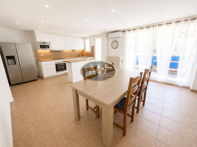 APPARTEMENT DE TYPE 6 / BALCON / CAVE / RESIDENCE SECURISEE