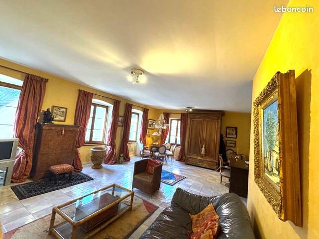 Appartement de caractère 107 m² | Centre historique de Colmar | Luminosité traversante