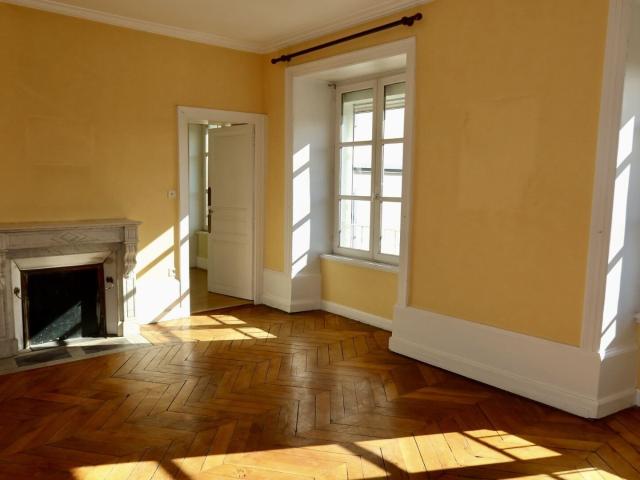 Appartement de caractère 128 m² / Triple séjour, garage et f. 128m² Clermont Ferrand