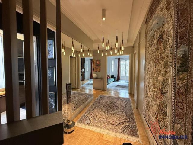 Appartement de caractère A VENDRE vue panoramique sur Place d