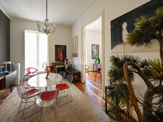 Appartement de caractère à deux pas du Jardin Public Bordeau