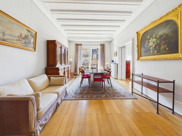 APPARTEMENT D'EXCEPTION DANS UN IMMEUBLE HISTORIQUE