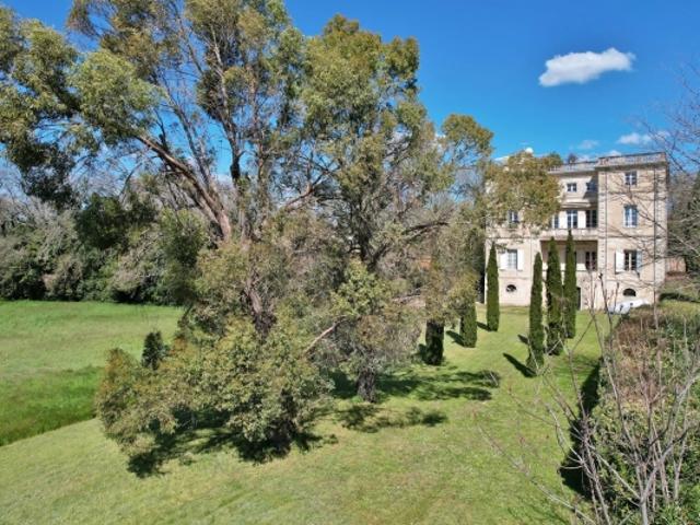 Appartement de caractère au cœur d'un château, à seulement 8km d'Uzès