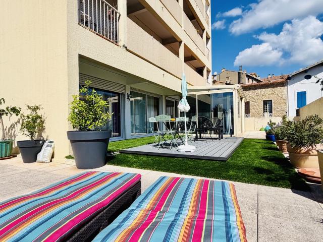 T5 DE CARACTÈRE, TERRASSE EXCEPTIONNELLE SALON DE PROVENCE