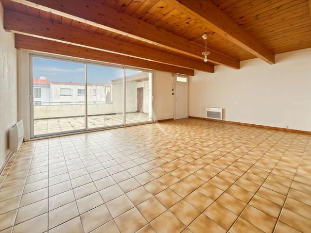 Appartement de caractère avec double espace de vie et combles exploitables ? Hyper centre de Challans