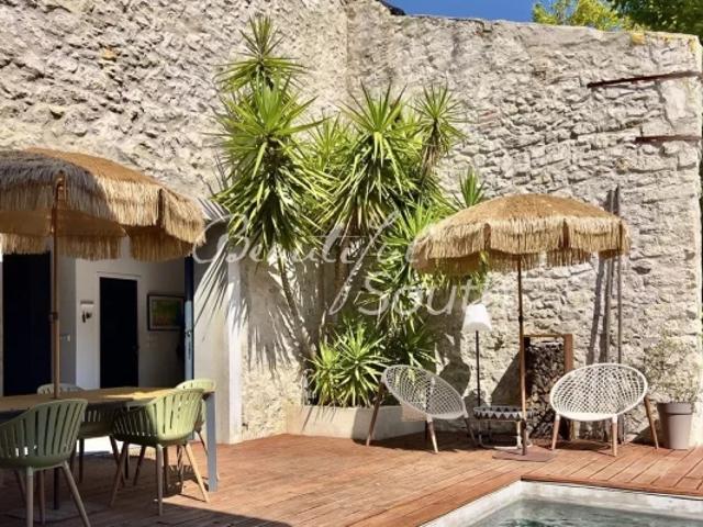 Appartement de caractère avec piscine et vues sur le canal Narbonne