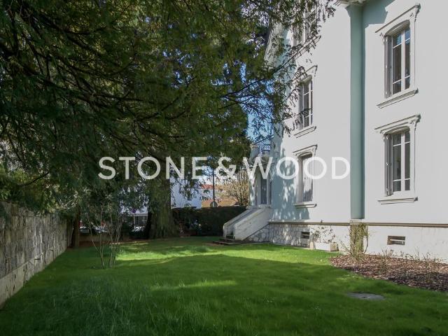 Appartement de caractère dans un parc arboré avec son jardin. 90m² Annecy