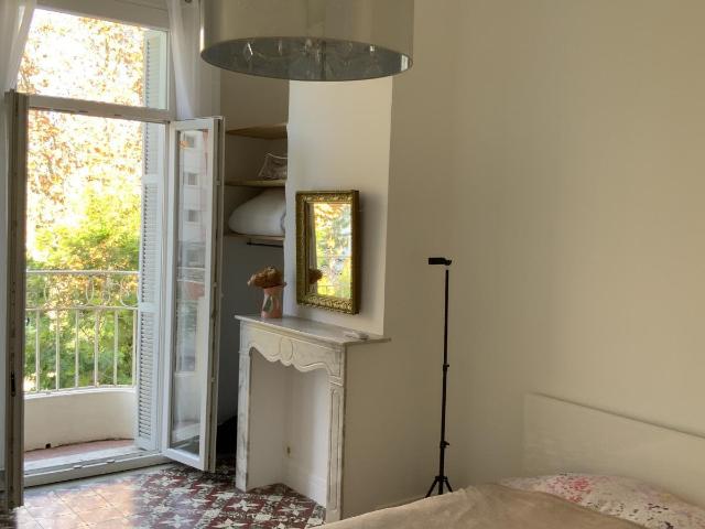 Appartement de caractère dans immeuble art déco