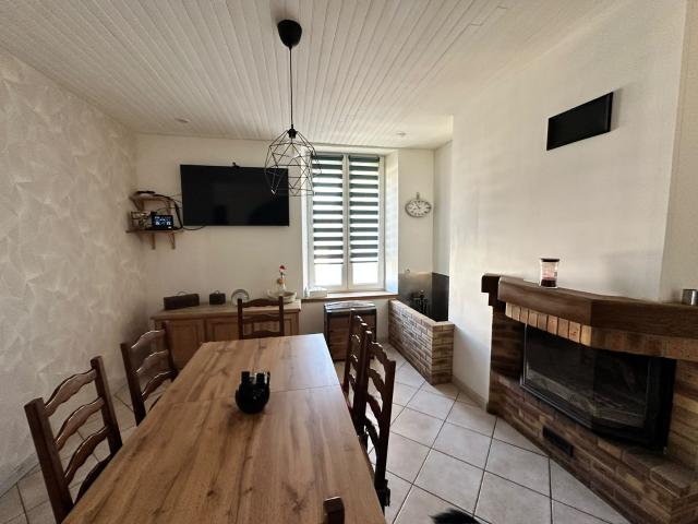 Appartement de caractère de 130 m2 en plein centre de Fay aux Loges
