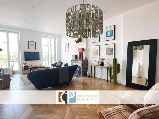Appartement de caractère de 180 m2 avec terrasse et vue Saôn