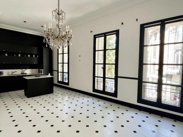 Appartement de caractère restauré par architecte!